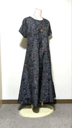 LL 着物リメイク 正絹 黒緑大島紬 ベル袖ゆったりワンピース LL 着物リメイク 正絹 艶なし大島紬 ベル袖ゆったりワンピース 2025年