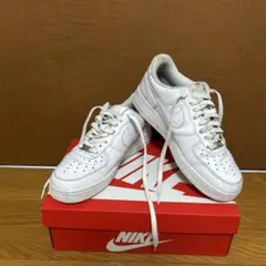 NIKE AIR FORCE 1 ホワイト スニーカー
