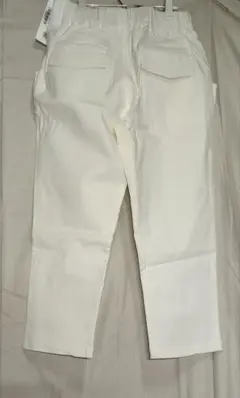 白 カジュアルパンツ