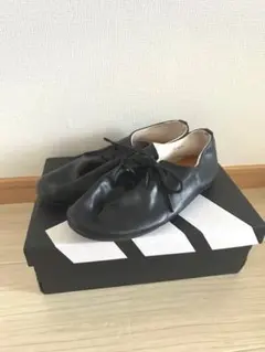 レースアップシューズ