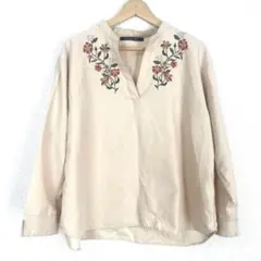 Holiday Holic 刺繍入りベージュ長袖シャツ　美品　L