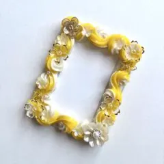 【No.282】ホイップデコ　トレカケース　硬質ケース　黄色　花　桜