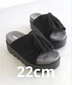 MINETONKA フラットサンダル　厚底サンダル　ブラック　22cmのサムネイル