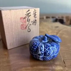 中国　玉石青晶石彫刻　双鶴刻　置物　唐木台付　V　9996 中国 玉石青晶石彫刻 双鶴刻 置物 唐木台付 V 9996 - メルカリ