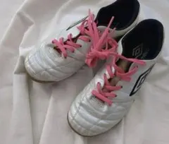 サッカー　トレーニングシューズ　アンブロ　umbro　21cm