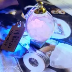 蛍光鉱物！人工フローライトのガラスドームチャーム