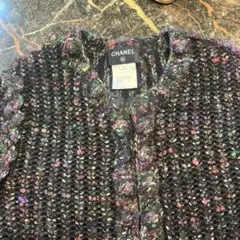 CHANELのツイード風カーディガンのサムネイル