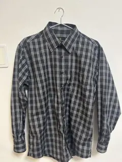 チェックシャツ