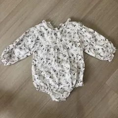 ウサギ柄ロンパース