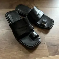 Y's ブラックサンダル