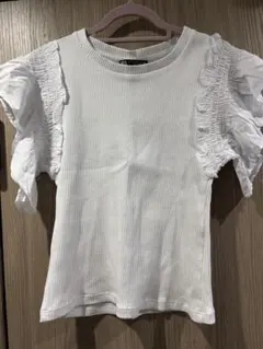 ZARA 袖フリルノースリトップス