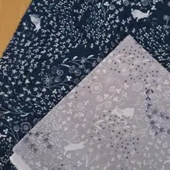うさぎ　草原　綿麻キャンバス