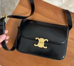 ブラックショルダーバッグ