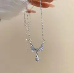 蝶と雫のネックレス ペンダント♡レディースファッション アクセサリー ジュエリーのサムネイル