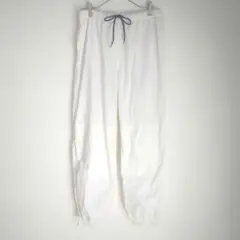 白 カジュアルパンツ