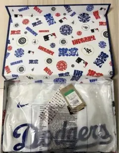 ドジャース 大谷翔平 ユニフォーム　東京シリーズ 2025 XL 非売品箱付きのサムネイル