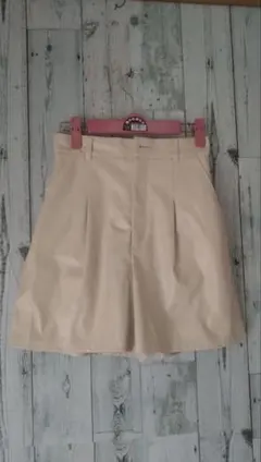GU ベージュ プリーツ ショートパンツ S