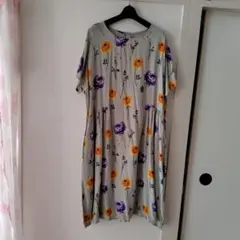 花柄プリント 半袖ひざ丈ワンピース