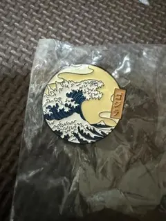 ゴジラ風　ピンバッジ 浮世絵風 神奈川沖浪裏