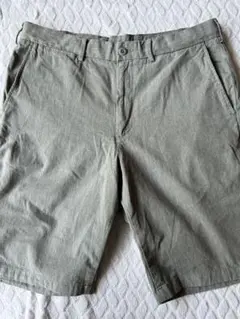 UNIQLO グレー　カジュアルショートパンツ