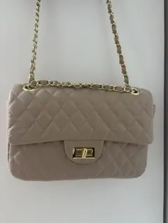 ベージュ キルティング ショルダーバッグ