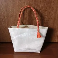 Item thumbnail for item 5895b216-31db-4f4a-80a3-21abc9987f16