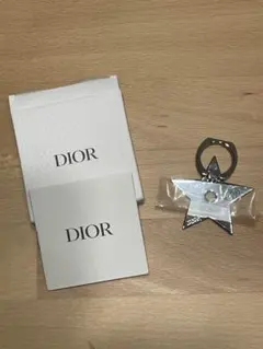 Dior 星形キーホルダー