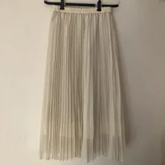美品　ウエストゴム　GU ベージュ プリーツスカート