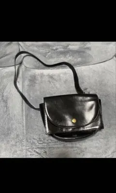 AMERI ブラックレザーショルダーバッグ