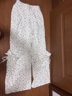 花柄 リボン付き ワイドパンツ ロング丈のサムネイル
