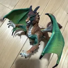 ドラゴン　フィギュア