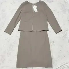 新品 ナチュラルビューティーベーシック ノーカラージャケット スカート スーツ