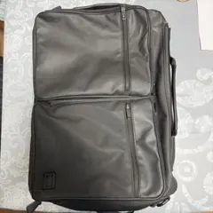 黒いビジネスバックパック