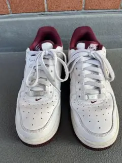 Nike Air Force 1 ホワイト/バーガンディ