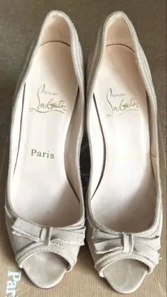 Christian Louboutin スウェードオープントゥヒール ベージュのサムネイル