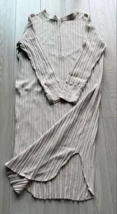 スローブイエナ　長袖　ワンピース　ベージュ　ストライプ