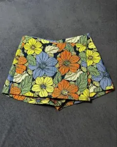 ZARA 花柄ショートパンツ