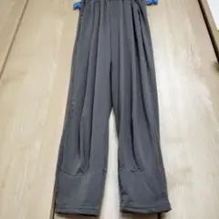 グレー ワイドパンツ ゴムウエスト