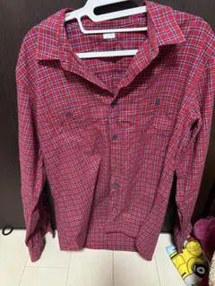 赤 チェック柄 長袖シャツ