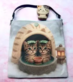 ハンドメイド　猫柄　サイドポケットポーチ