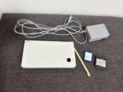 Nintendo DSi 本体 ホワイト ソフト　充電ケーブル付き