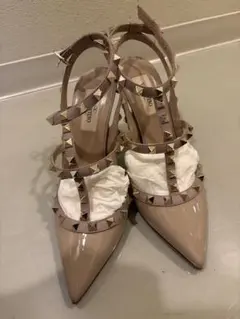Valentino スタッズ付きベージュハイヒールのサムネイル