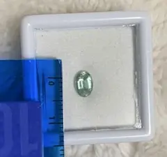 グリーンカイヤナイト オーバルカット 約8x5mm