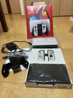 極美品　Switch 有機ELセット（ホワイト）　ケース、SDカード付き