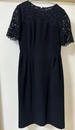 ストロベリーフィールズ/icHIE 紺色のレース半袖ドレス