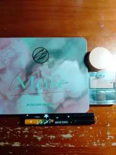 海外インディーズブランドのアイシャドウパレット他、