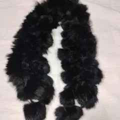 黒いファー ストール ポンポン付き