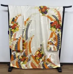 振袖フルセット(6点)・古典柄・金駒刺繍・金通し地・飛鶴・三松シルクケア・正絹 中古 振袖 綸子 正絹 古典柄 金駒刺繍 袷仕立て 身丈167cm 裄丈