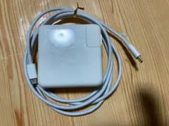 Apple 61W USB-C Power Adapter (A1947)のサムネイル