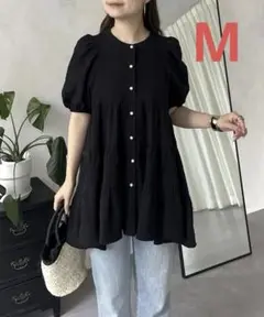 プロズヴェール　パールボタンパフスリーブシャーリングティアードブラウス